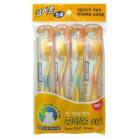 Nano gold Toothbrush Set  Набор:Зубная щетка c наночастицами золота и сверхтонкой двойной щетиной (средней жесткости и мягкой), 4шт