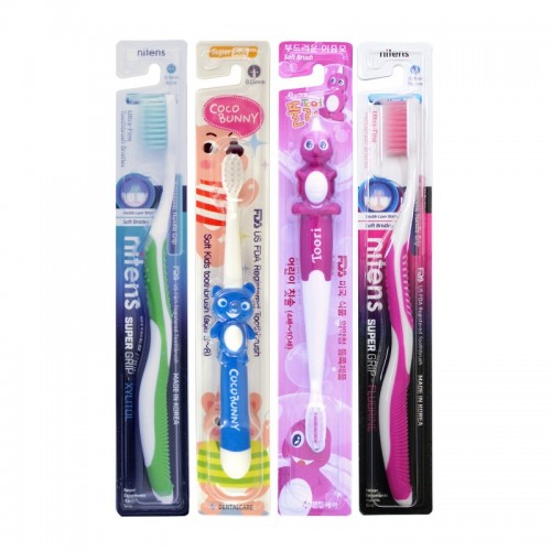 Набор зубных щеток “Семейный”: cо сверхтонкой двойной щетиной для детей 3-8 лет, 4-10 лет и для взрослых (средней жесткости и мягкой) “Фтор”, “Ксилит”