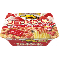 Myojo Foods Лапша Якисоба 'Ипей Тян' с клубникой и взбитыми сливками 'Ночной рынок', 112 г