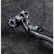 KAI AUGER Безопасная мужская бритва с 5-ю лезвиями (6 сменных кассет) KAI AUGER Безопасная мужская бритва с 5-ю лезвиями (6 сменных кассет)