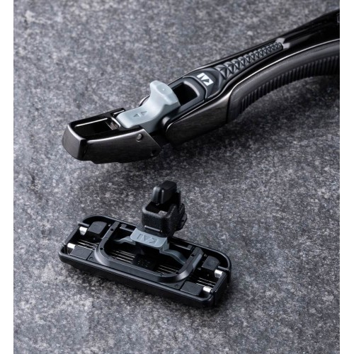 KAI AUGER Безопасная мужская бритва с 5-ю лезвиями (6 сменных кассет) KAI AUGER Безопасная мужская бритва с 5-ю лезвиями (6 сменных кассет)