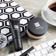 Жидкая тональная основа-вуаль La PRECIA Veil Liquid Foundation (ОCHRA) SPF12 Жидкая тональная основа-вуаль La PRECIA Veil Liquid Foundation (ОCHRA) SPF12