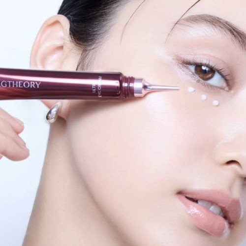 Увлажняющая крем AXXZIA AGTHEORY Ultra Eye Cream для кожи вокруг глаз,15 мл. Увлажняющая крем AXXZIA AGTHEORY Ultra Eye Cream для кожи вокруг глаз,15 мл.