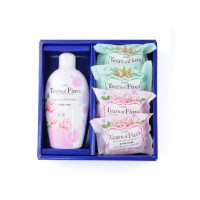 CLOVER FLORA SET Набор 'Флора': мыло туалетное косм. 'Алоэ' 70g*2 шт, 'Роза'70g*2 шт, Жидкое мыло 'Роза', 250мл