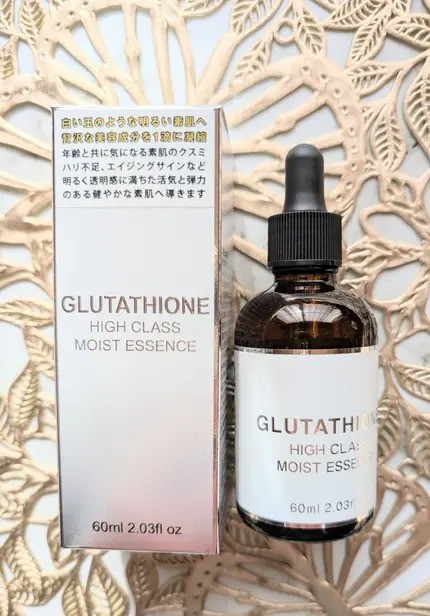 Cыворотка для улучшения цвета лица с глутатионом и нанокерамидами  GLUTATHIONE HIGH CLASS MOIST ESSENCE: купить в Москве по выгодной цене 2  210 ₽. В интернет-магазине Japan-Store с доставкой • С отзывами покупателей